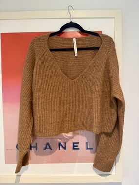 Aritzia V-Neck Sweater in Camel Brown